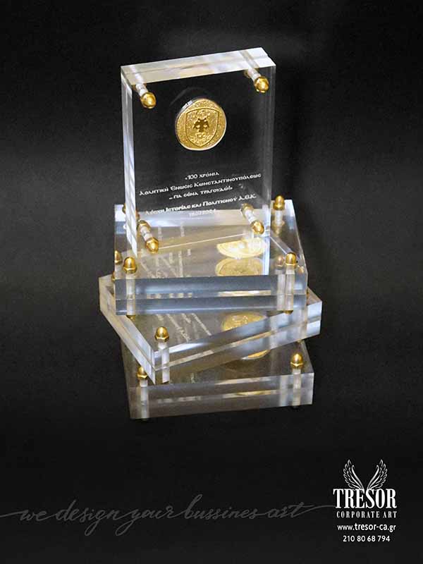 Tresor Corporate Art αναμνηστικά σύνθετα χειροποίητα προσωποποιημένα βραβεία δώρα από κρύσταλλο plexiglas πλεξιγκλας ξύλο μέταλλο με χάραξη με laser router εκτύπωση UV